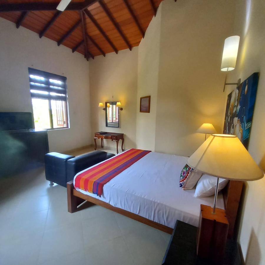 Crown Hills Kandy Inn 외부 사진