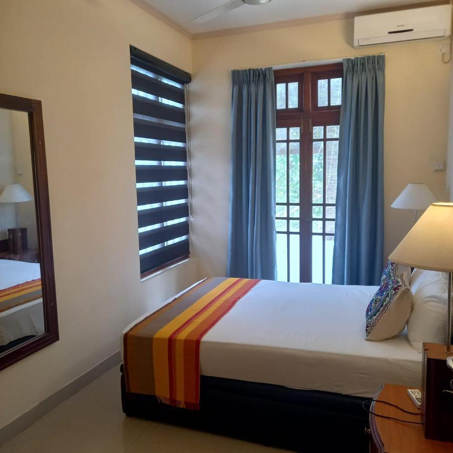 Crown Hills Kandy Inn 외부 사진