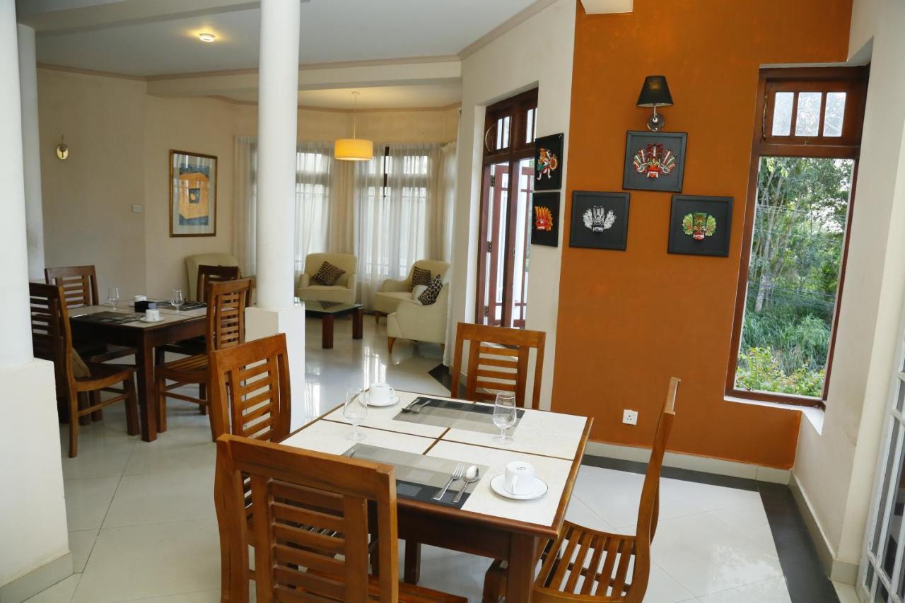 Crown Hills Kandy Inn 외부 사진