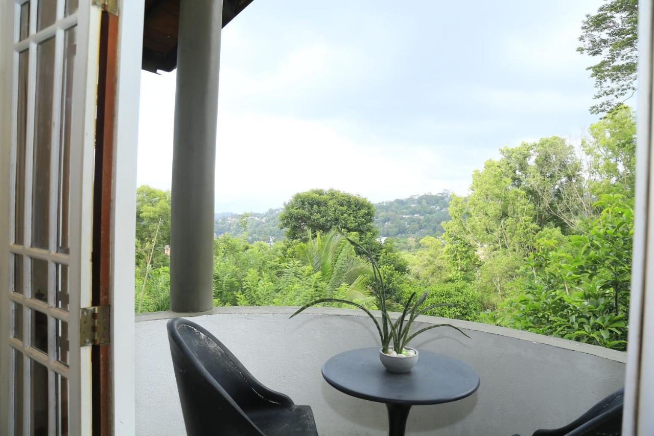 Crown Hills Kandy Inn 외부 사진