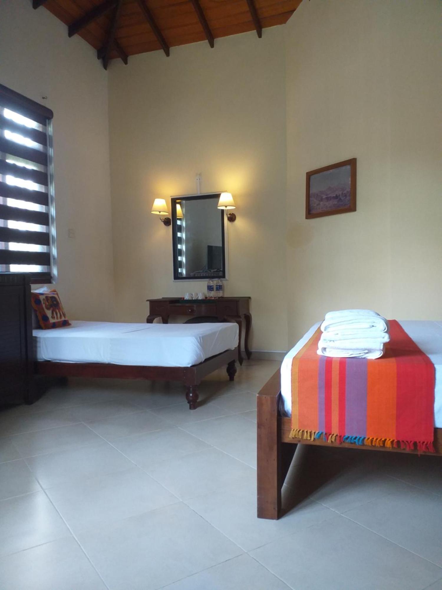 Crown Hills Kandy Inn 외부 사진