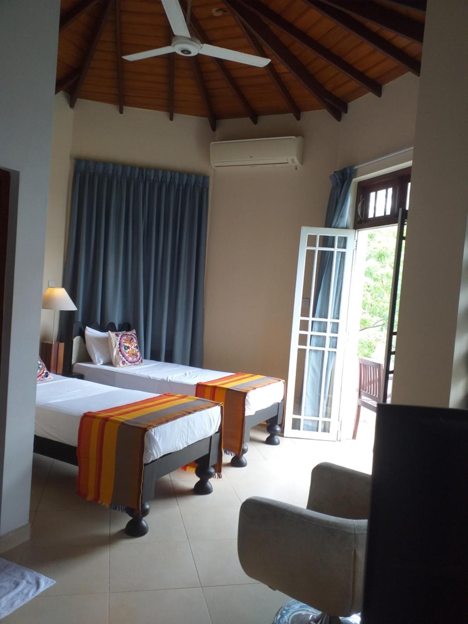 Crown Hills Kandy Inn 외부 사진