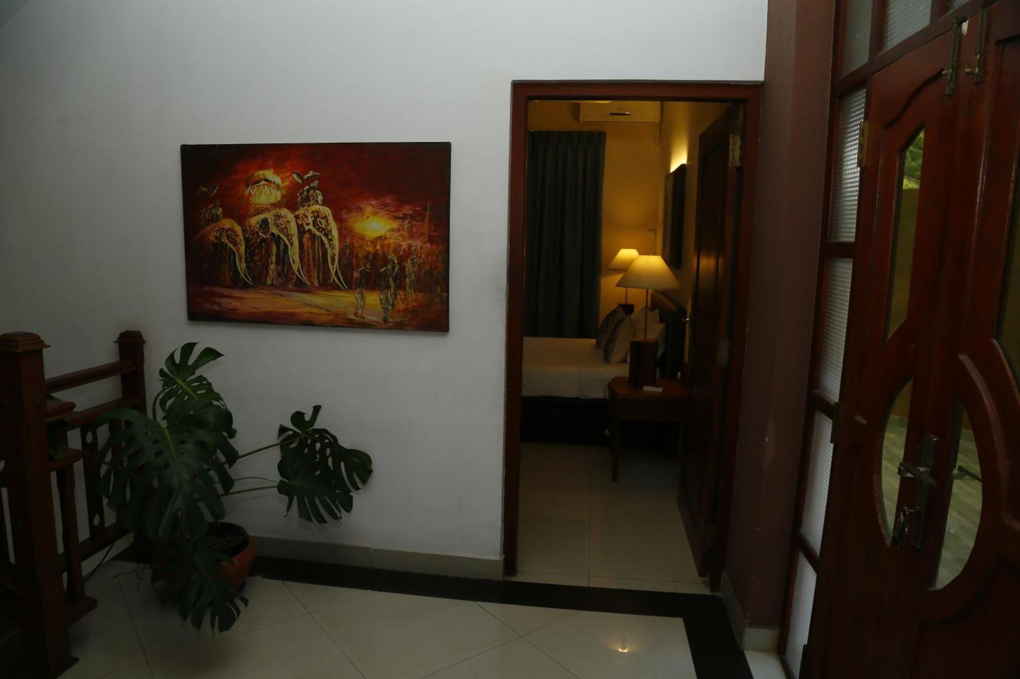 Crown Hills Kandy Inn 외부 사진